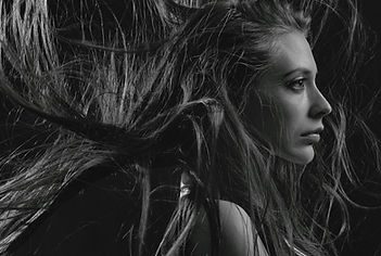The Anti-Frizz Guide for Hot, Humid Days