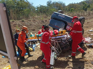 Fotos - Acidente violento na MT-130 deixa 02 mortos e feridos