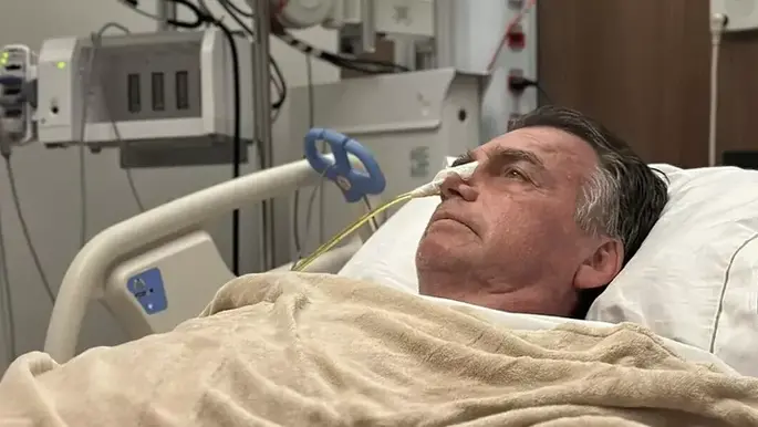 Esfaqueado a mando da coligação STF/PT usando o PSOL, Bolsonaro enfrenta mais uma cirurgia