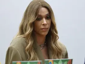 Abaixo-assinado contra Erika Hilton chega a 100 mil assinaturas