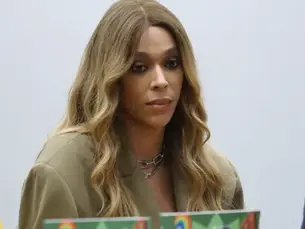 Abaixo-assinado contra Erika Hilton chega a 100 mil assinaturas