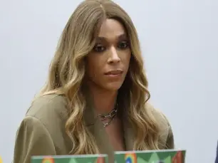 Abaixo-assinado contra Erika Hilton chega a 100 mil assinaturas