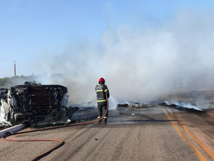 Incêndio na carreta deixa vitima carbonizada perto do "Galo Véio"