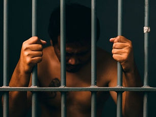 Cortou o pescoço da ex e foi vender sorvete em Goiás, mas foi preso