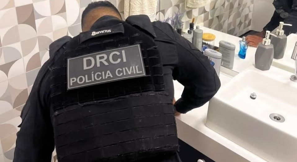 Operação cumpre mandados contra autores de ataques mentirosos contra políticos em rede social