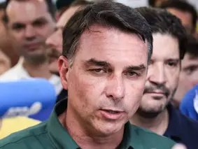 Flávio desmente fake news do PT sobre Bolsa Família, taxação do Pix e privatização do SUS
