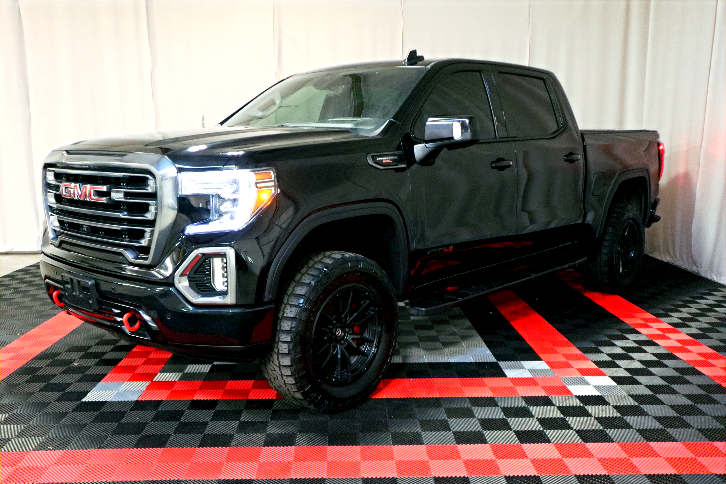 2020 GMC Sierra 4WD Crew Cab Short Box AT4's photo