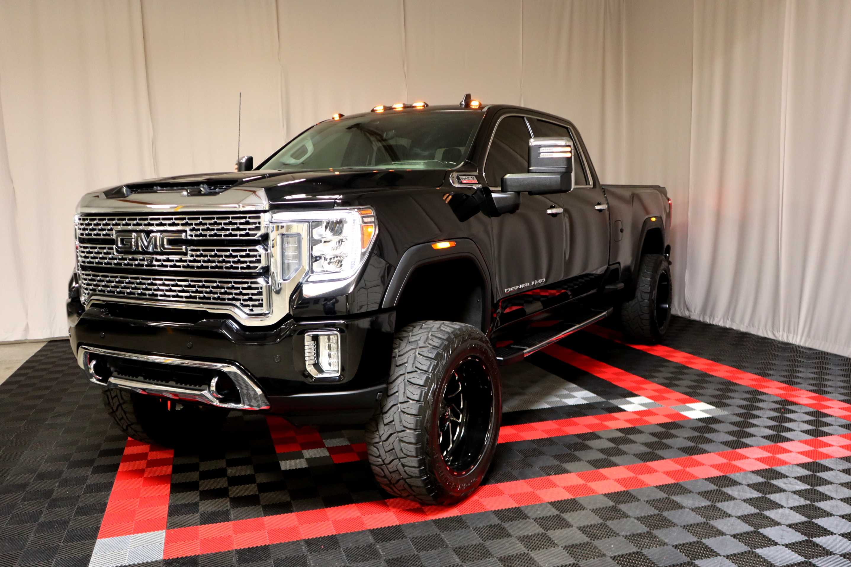 2022 GMC Sierra Denali 4WD Crew Cab Standard Box SRW's photo