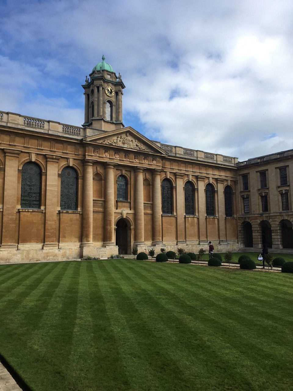 Oxford Queens University. www.gradragstoriches.co.uk