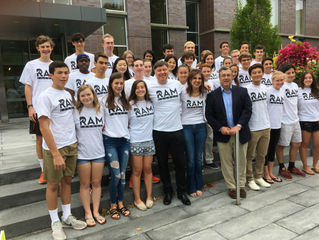 Mallozzi encourages substance-free students