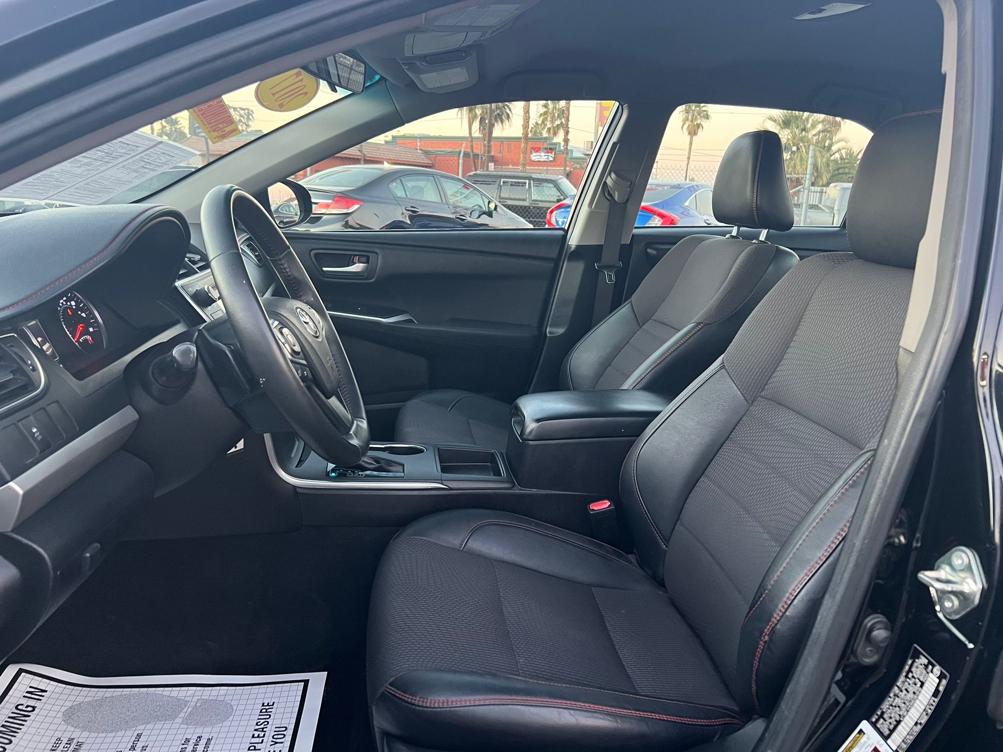 2017 Toyota Camry SE - Photo 7