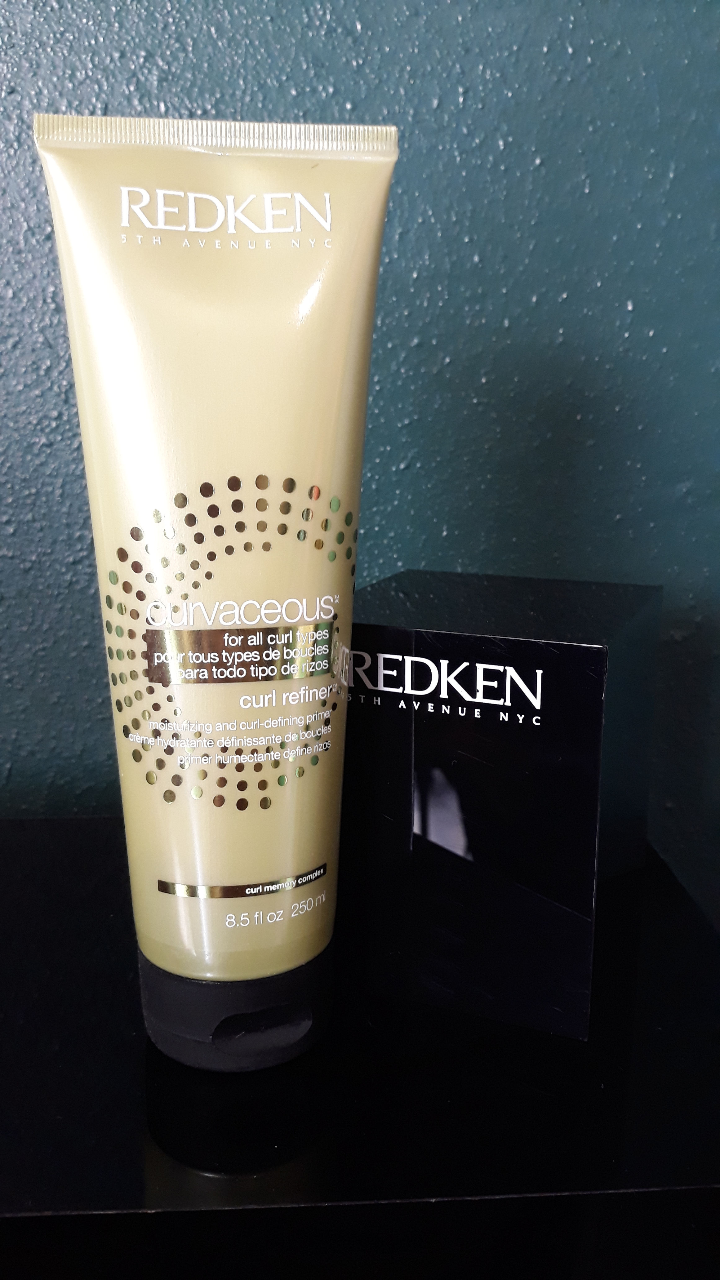 Crème hydratante cheveux bouclés 