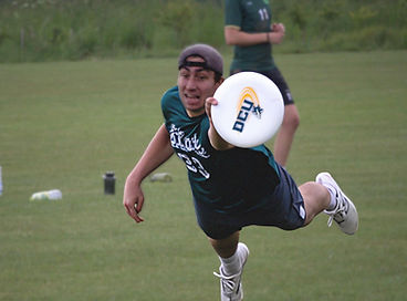 Zamsky Frisbee 2.jpg