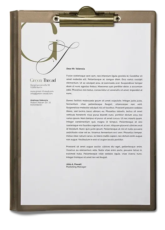 Briefbogenpapier von der Marke "Green Thread" auf einem Notizklipper befestigt