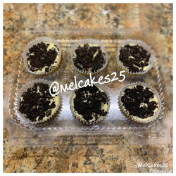 MelCakes25 Oreo Mini Cheesecakes