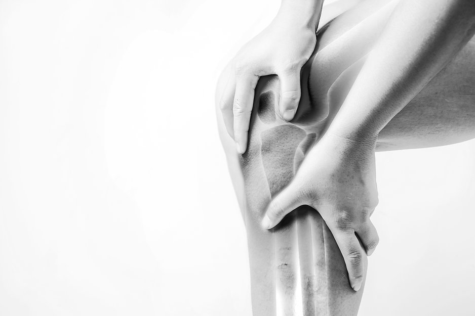 knee-injury-in-humans-.knee-pain,joint-pains-people-medical,-mono-tone-highlight-at-knee-6
