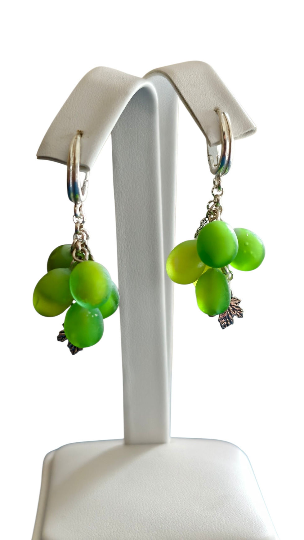 תמונה ממוזערת: Murano Glass Green Grape Earrings
