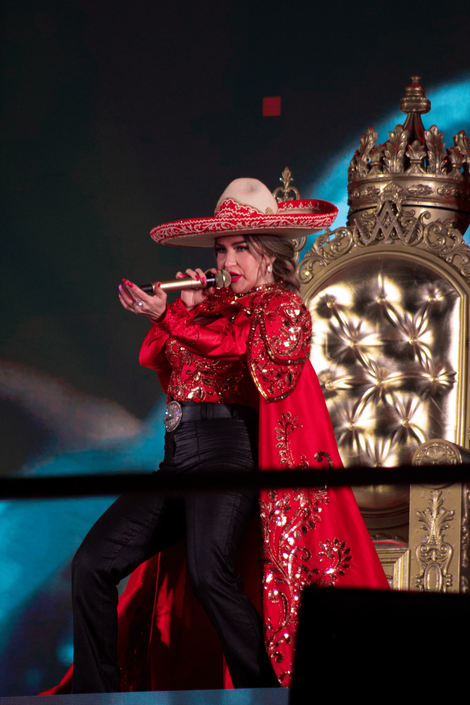 alicia villarreal, fiestas de mayo 2025