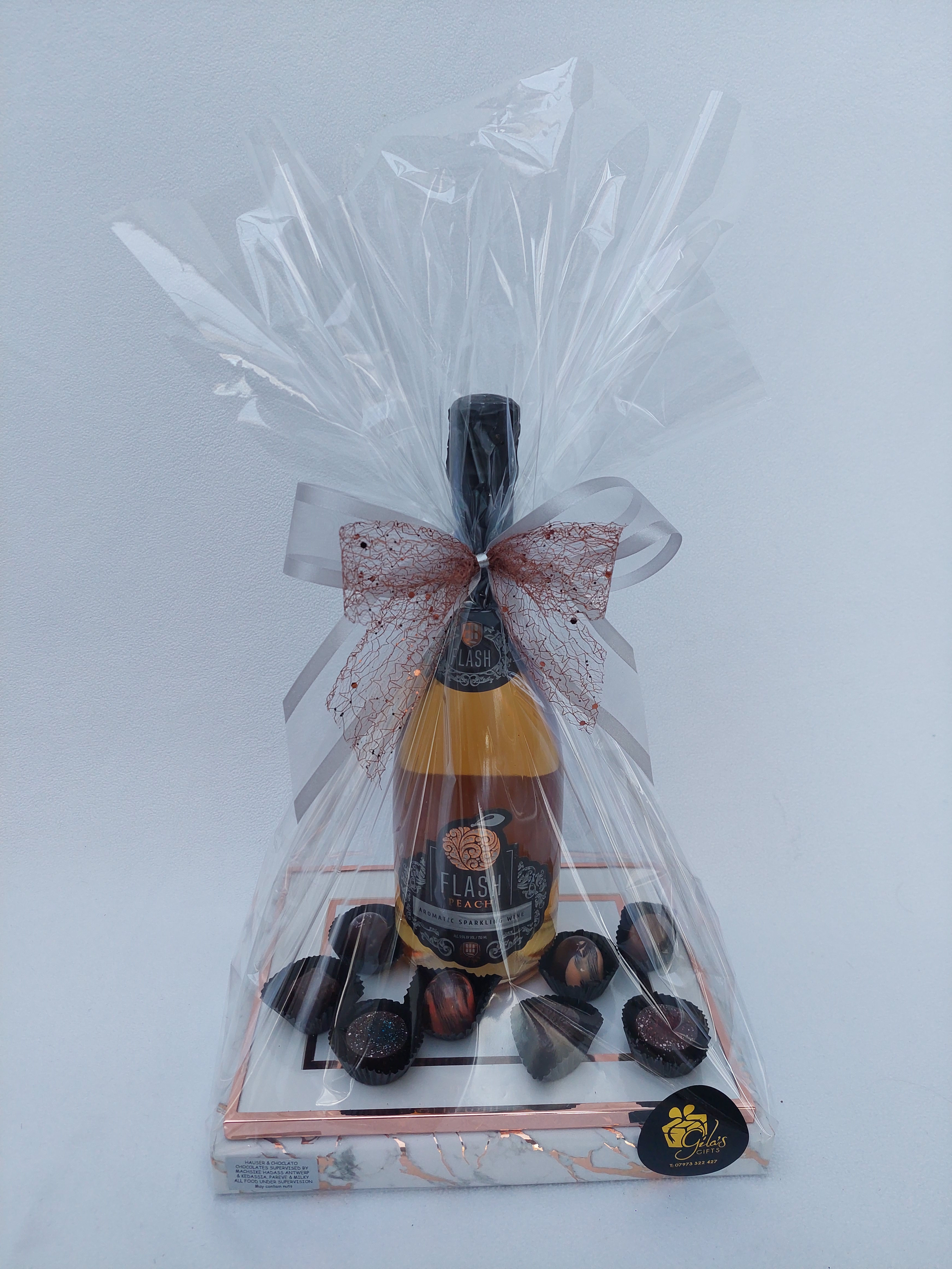 GG11 FRAME WITH WINE & CHOCOLATES