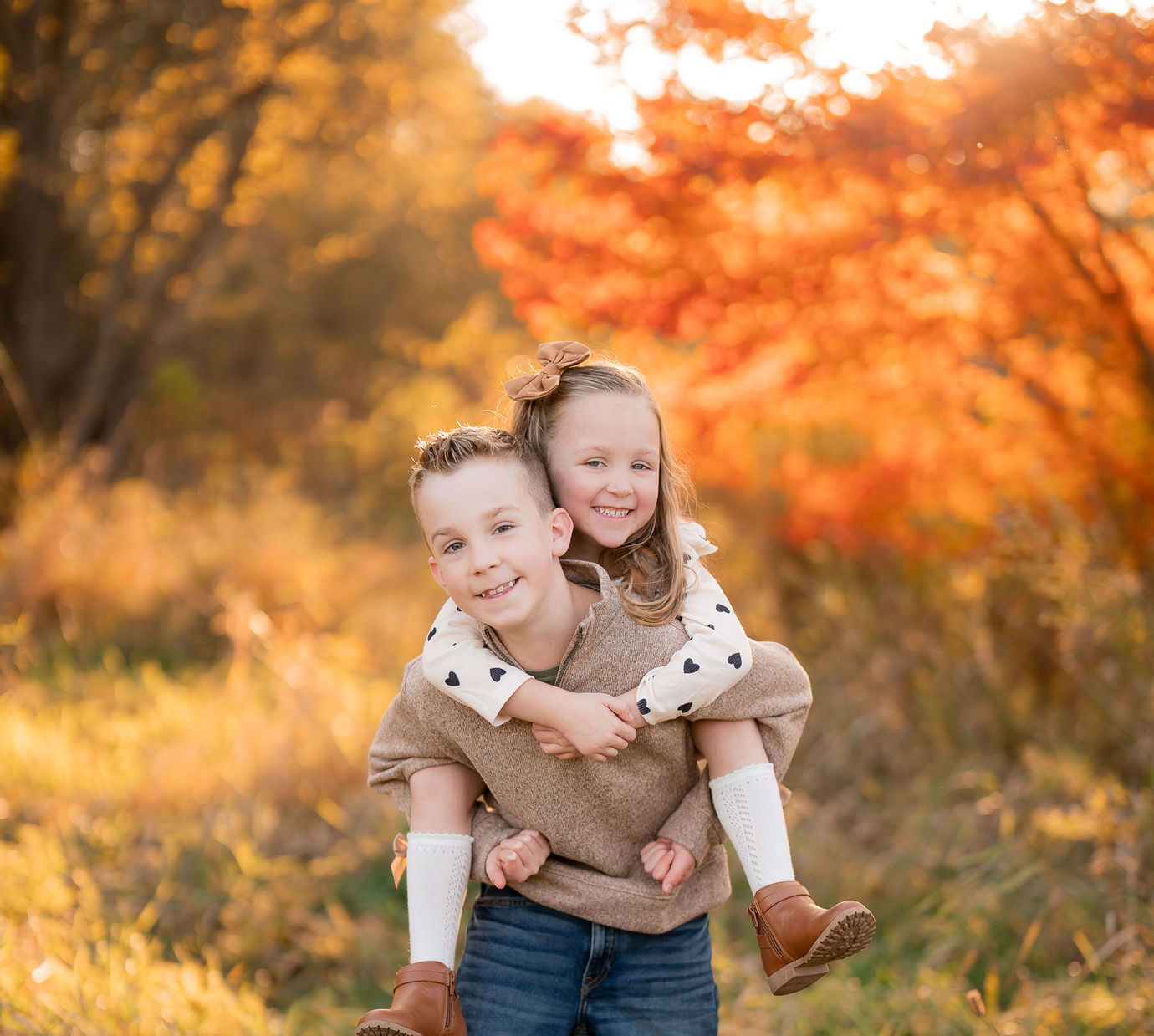 motherhood photography burlington, burlington family photographer, GTA photo session booking, mommy & me photoshoot, family portrait photographer, maternity photoshoot burlington, newborn photoshoot GTA
