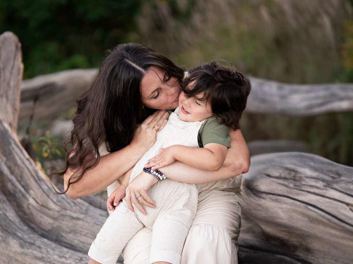 motherhood photography burlington, burlington family photographer, GTA photo session booking, mommy & me photoshoot, family portrait photographer, maternity photoshoot burlington, newborn photoshoot GTA