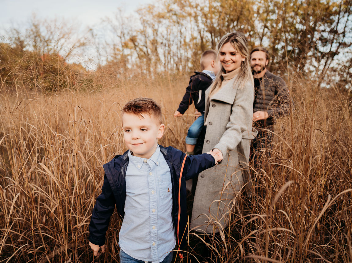 motherhood photography burlington, burlington family photographer, GTA photo session booking, mommy & me photoshoot, family portrait photographer, maternity photoshoot burlington, newborn photoshoot GTA