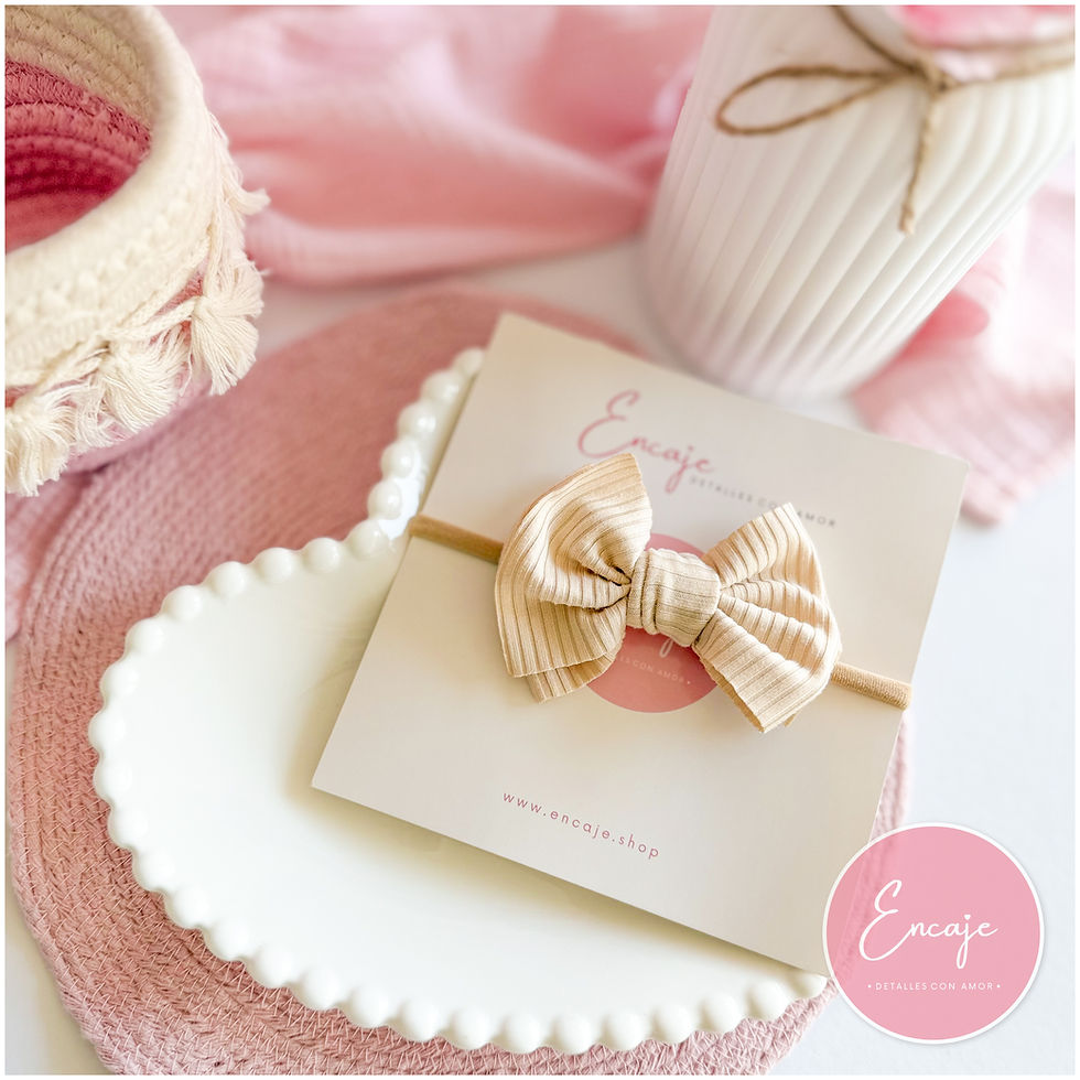 Miniatura: Moño suave (Tiara o Clip)