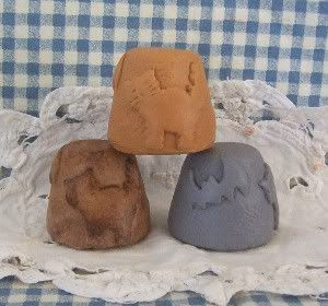 Thumbnail: Cats and Bats Solid Cone Soap Mold