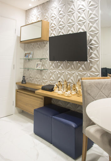 Ambientes de estar e jantar integrados em apartamento reformado na Vila Prudente, com decoração contemporânea.
