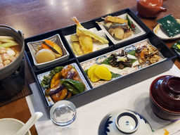 ふるさと荘これからの紅葉シーズンにむけて2食付きプランを作成しました