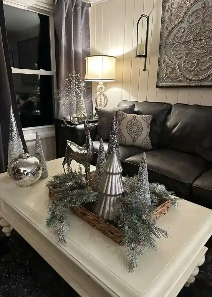 Ann Holz decorates for the Holiday's