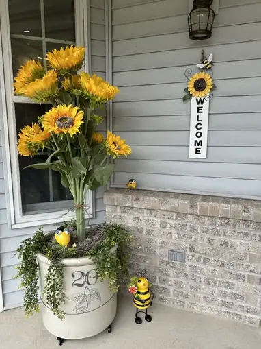 Ann Holz - Floral Arrangements & Decor