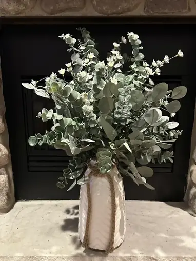 Ann Holz - Floral Arrangements & Decor