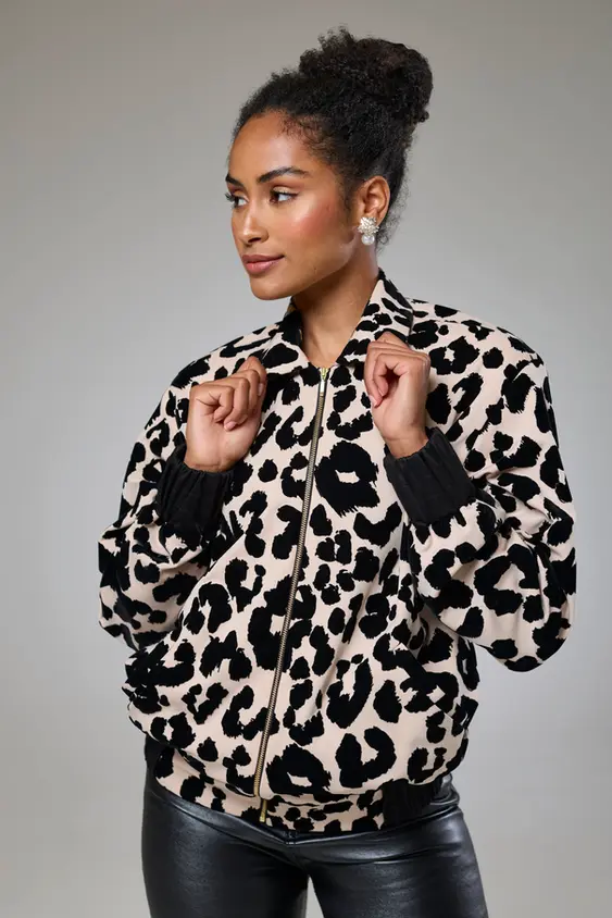 Carla Borges for Ishas Timeless Fashion Campaign