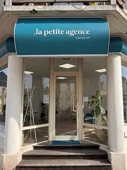 Photo de l’agence immobilière La Petite Agence implantée à Lion-sur-Mer depuis 2026. Spécialiste de la vente et de l’estimation immobilière dans le Calvados.