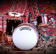 Live_Room_Equipment_2_edited_edited.jpg