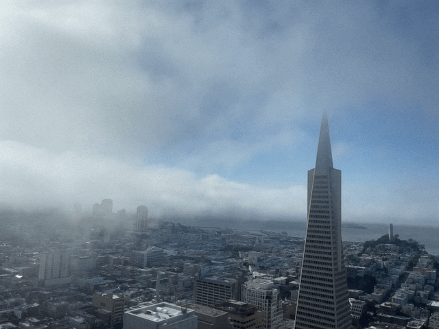 Transamerica in fog.GIF