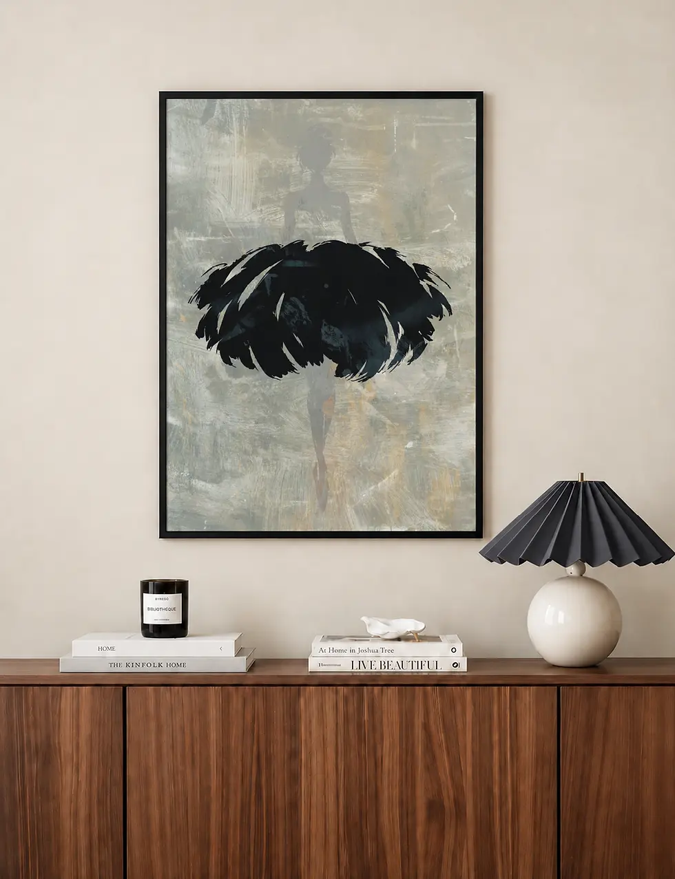 Miniature : Affiche Ballerine noire présentée dans un intérieur pour illustrer son accord avec la décoration.