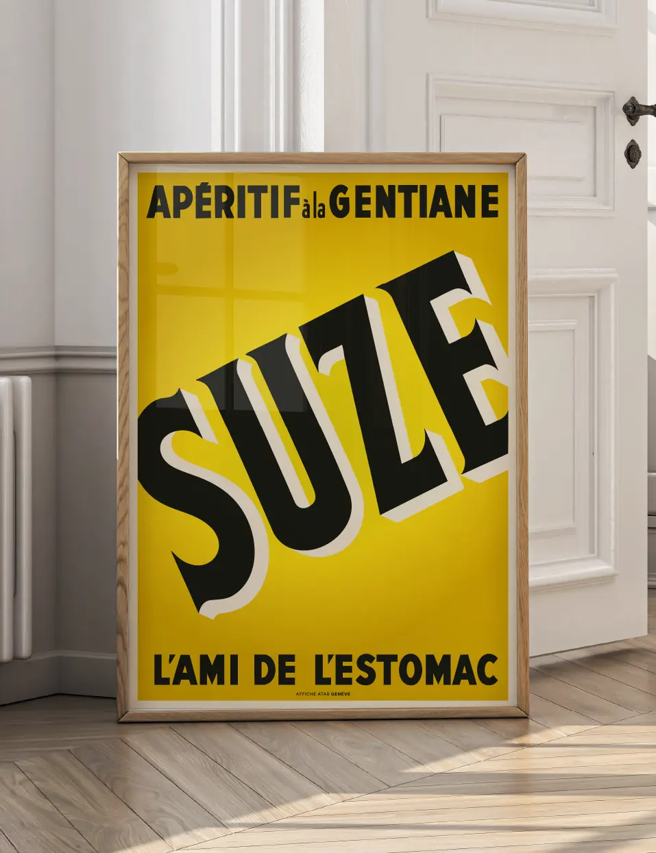 Affiche Suze apéritif encadrée en décoration murale de bistrot