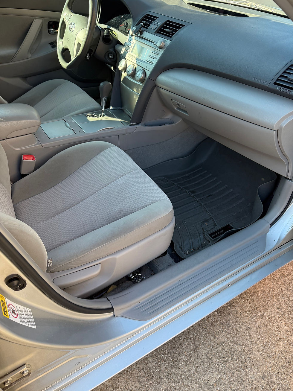 Thumbnail: 2011 Toyota Camry le