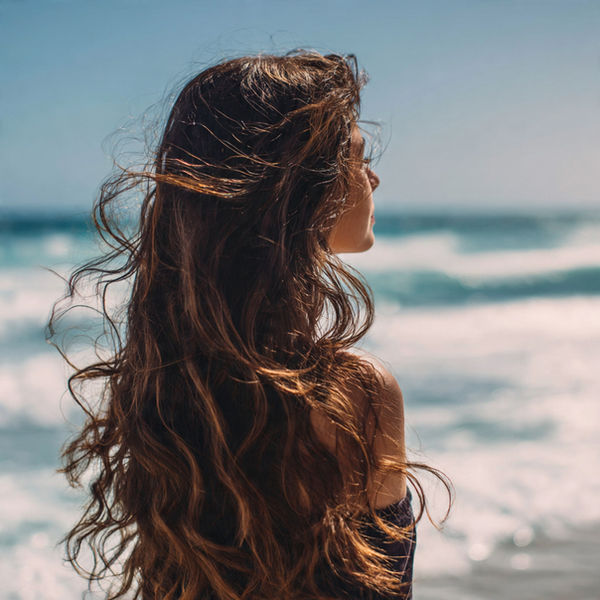 a-realistic-hd-photograph-of-a-young-woman-with-wa (2).jpeg