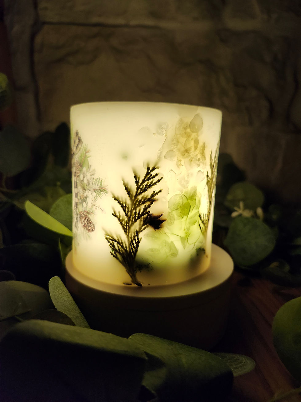 Thumbnail: Everlasting Lighted Wax Decorative Candle Lantern Holder ' Checkered Wreath'