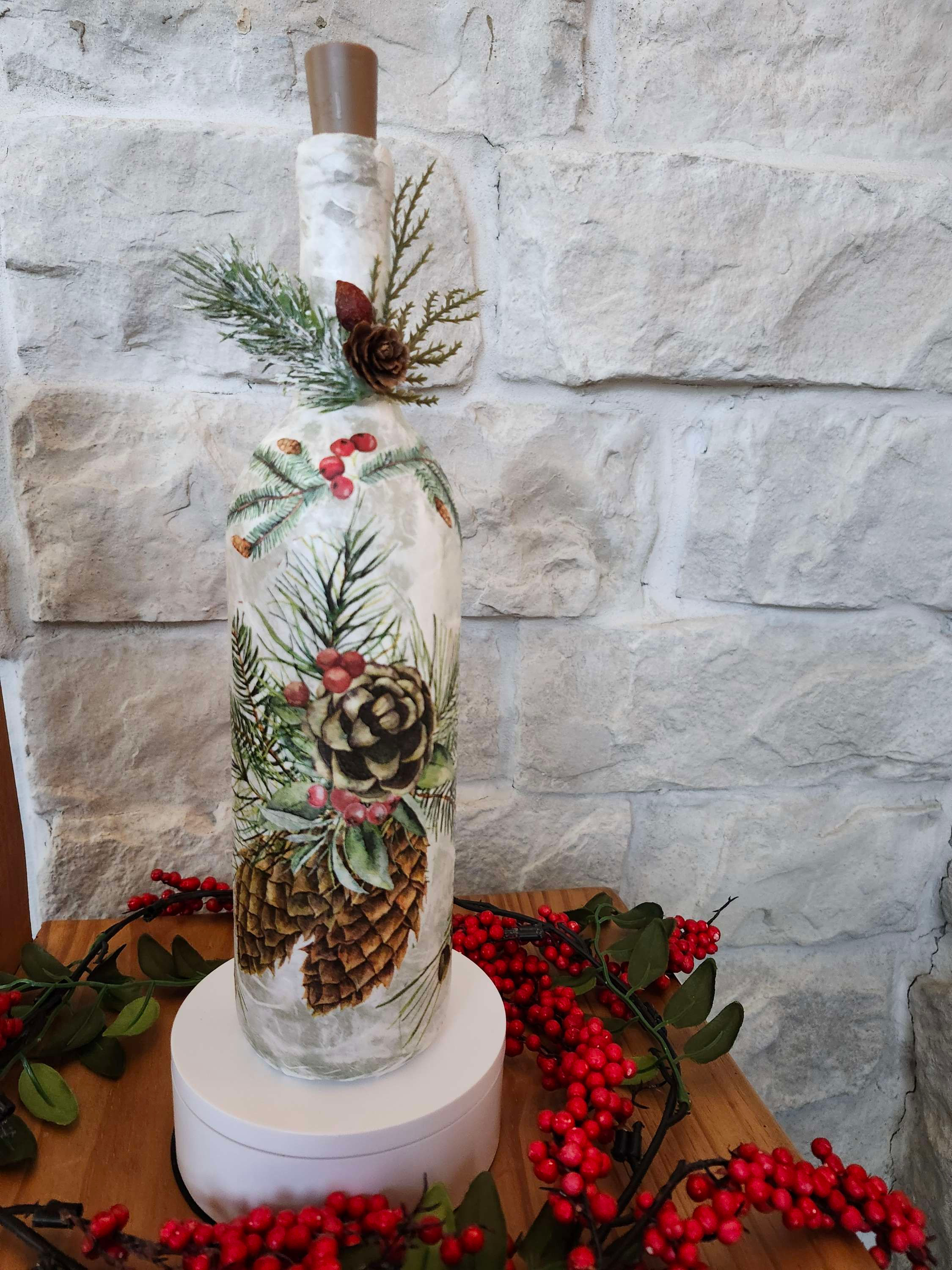Lighted Decorative Winter Bottle 'Pinecones&Hollyberries'