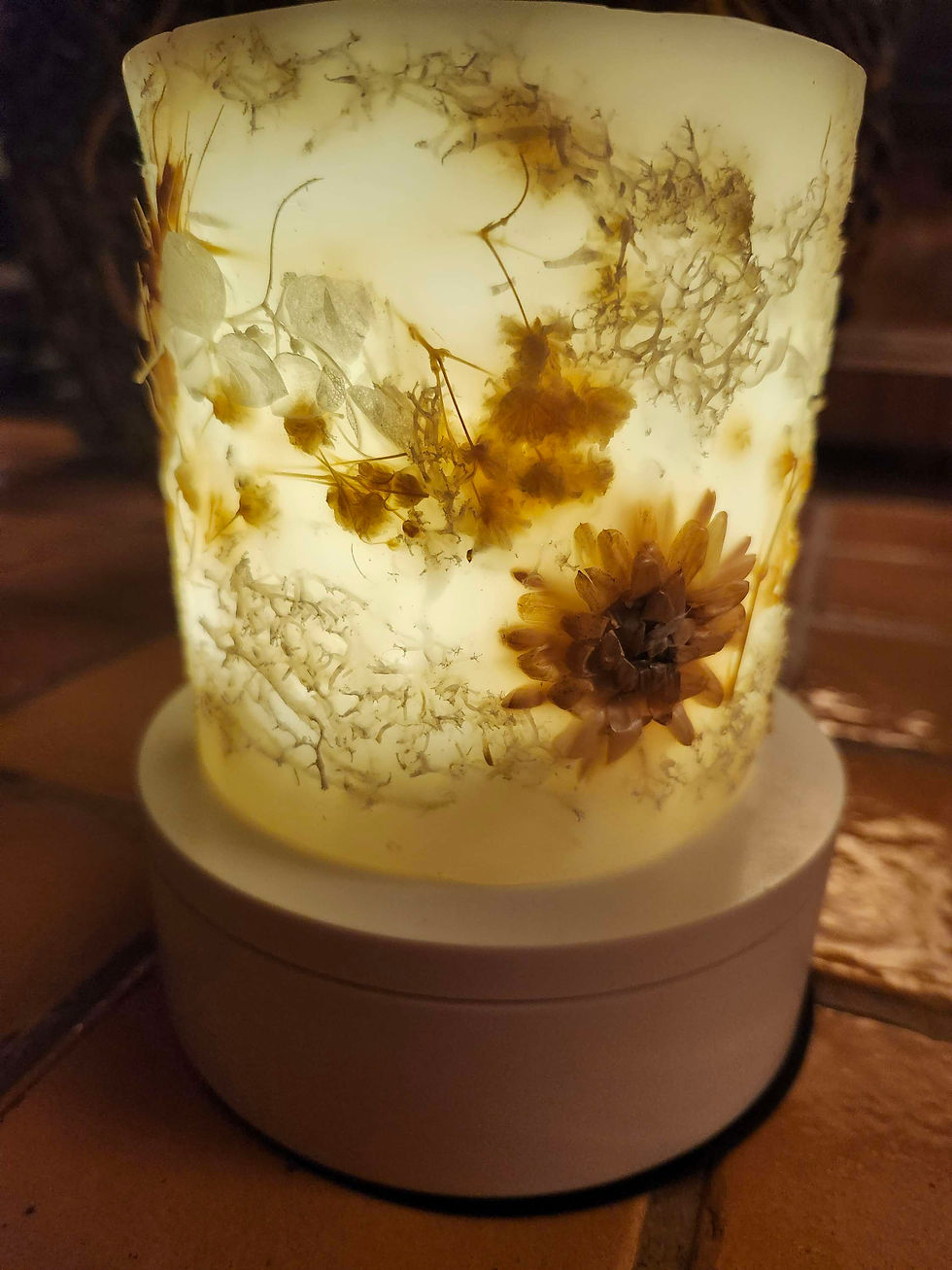 Thumbnail: Everlasting Lighted Decorative Wax Candle Lantern Holder 'Natural Beauty'