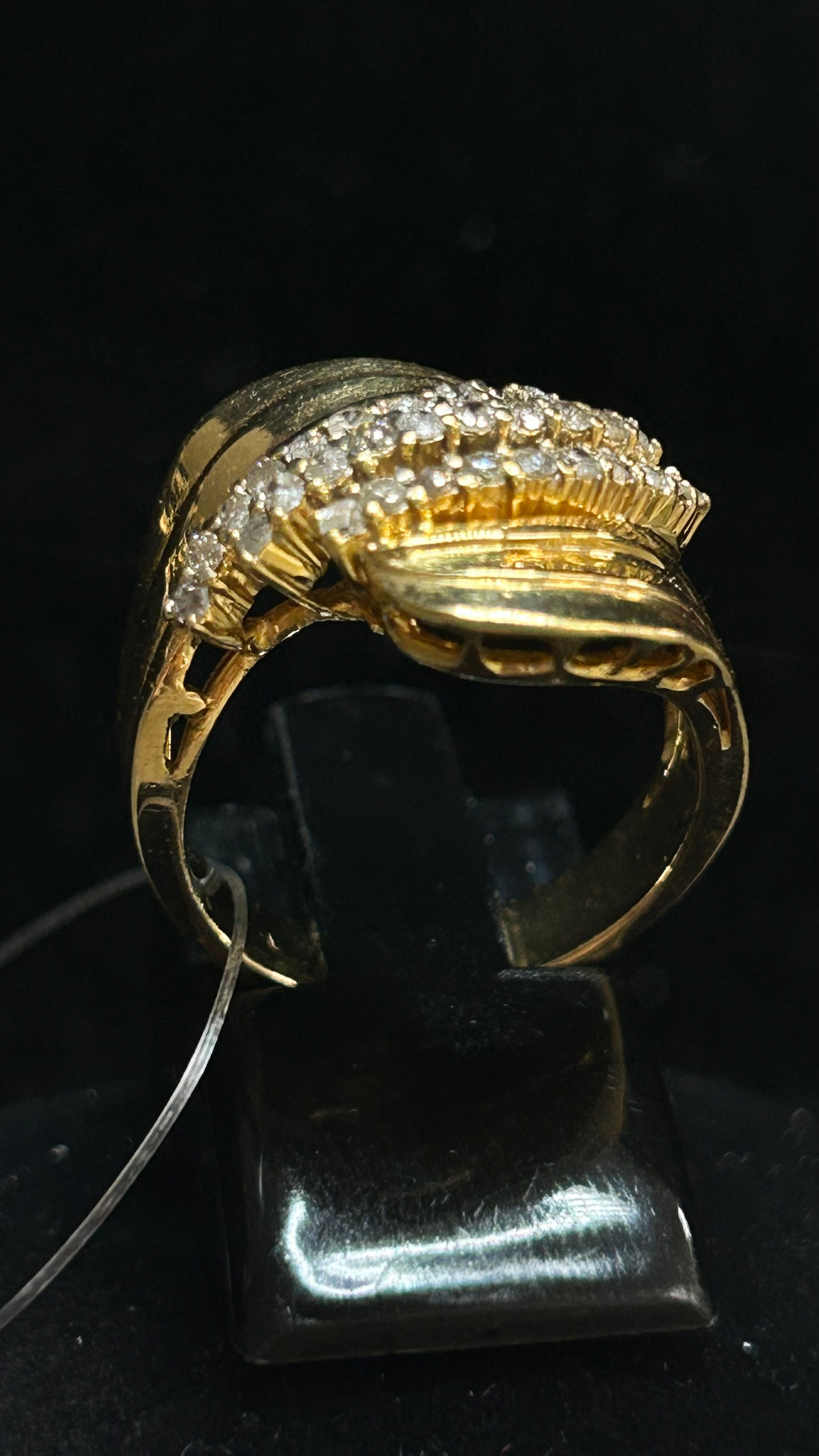 57BCAYZ18 - DIAMOND RING