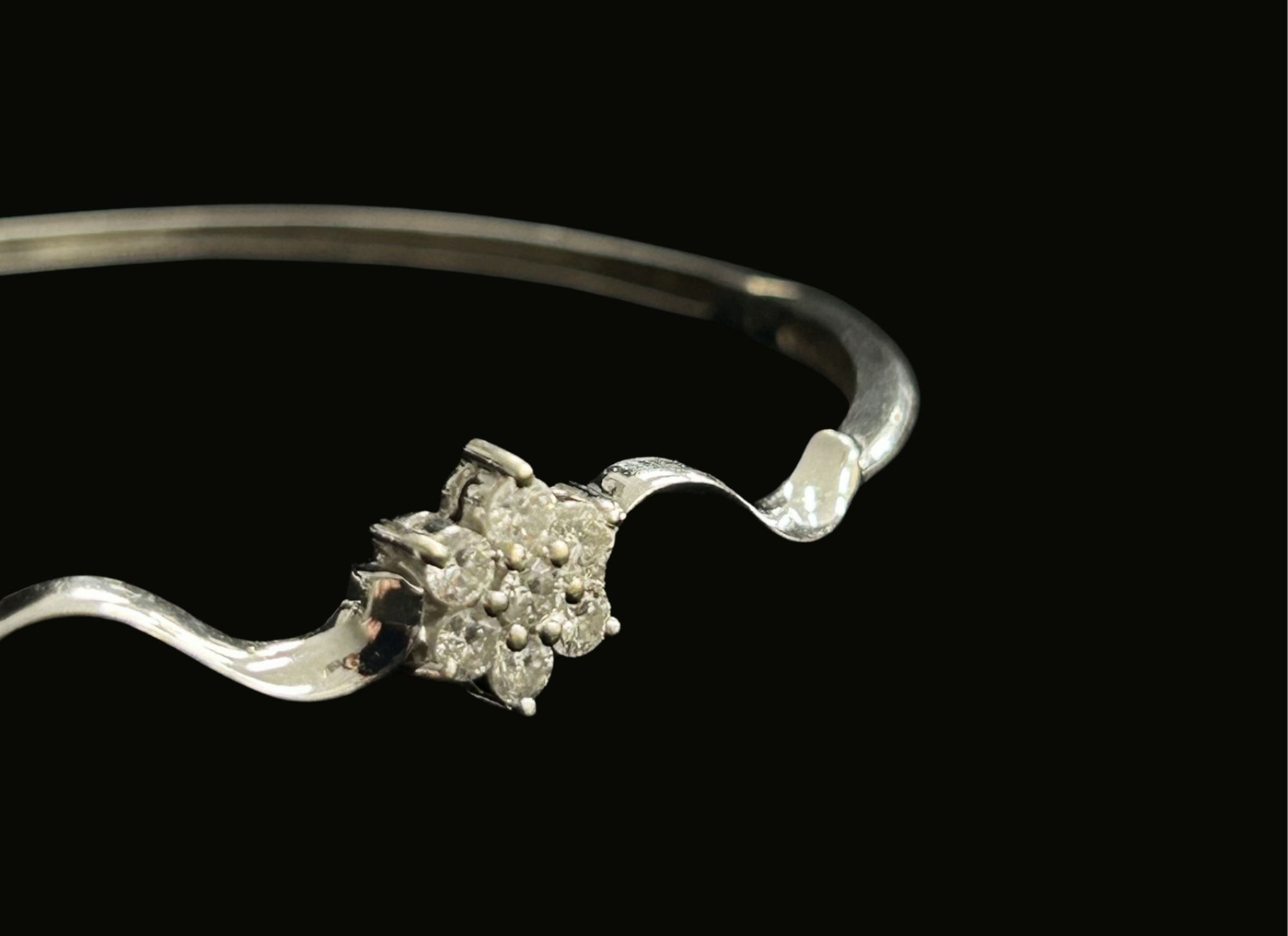 71BDDCZX18 - DIAMOND BANGEL