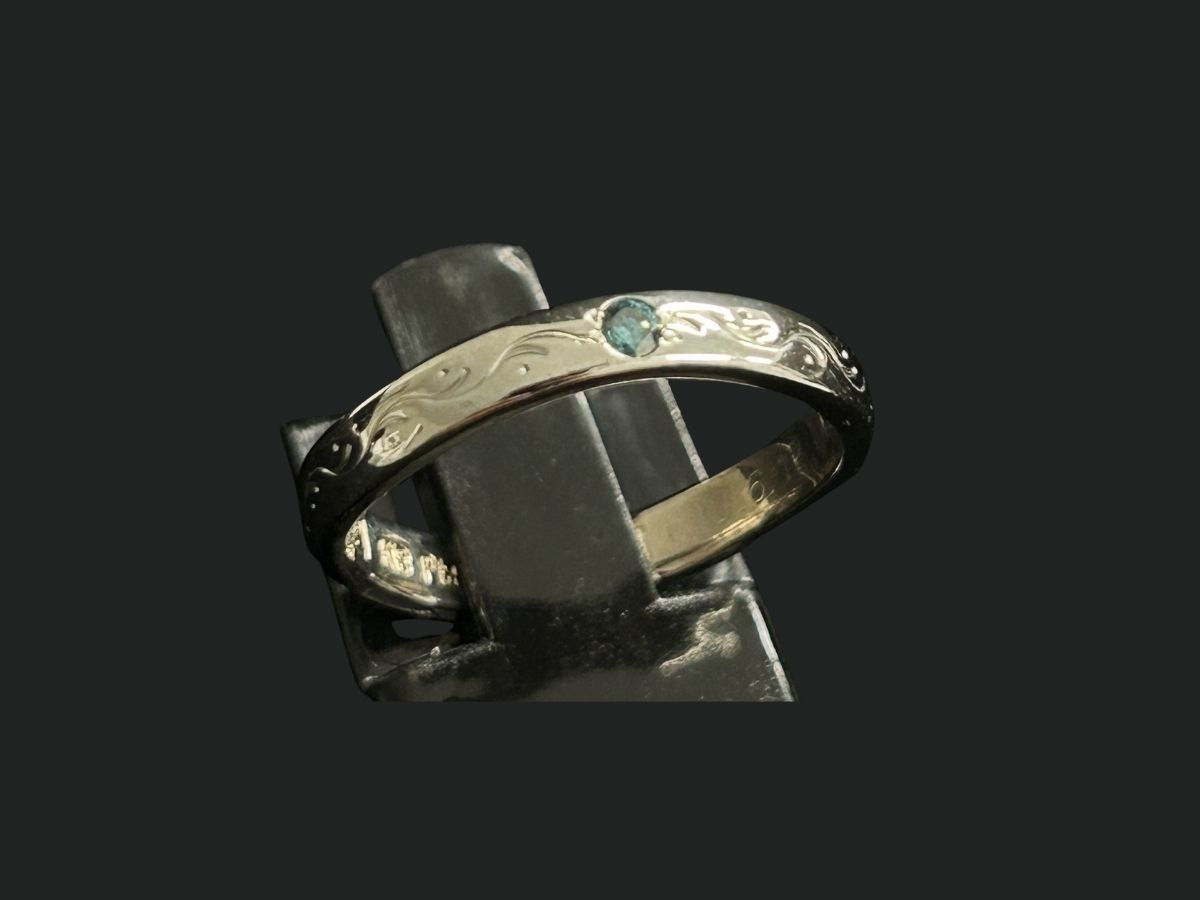 YCZZZK18PT9 - BLUE DIAMOND RING