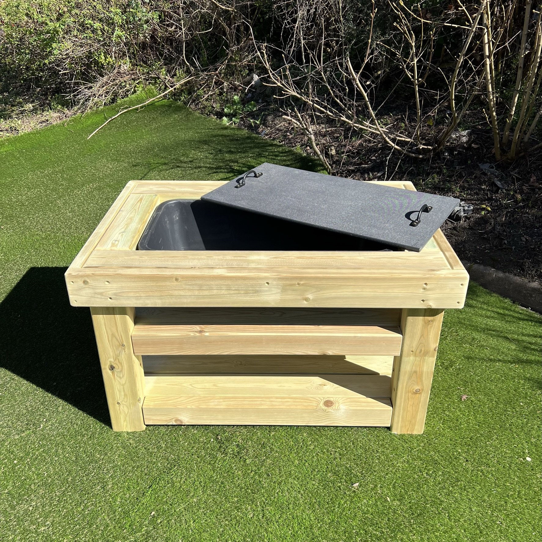 Water Table (Standard with Lid)