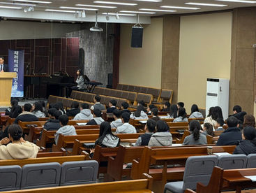 2026.2.5 개학식 채플, 신입생과 편입생, 그리고 모든 학생 사진