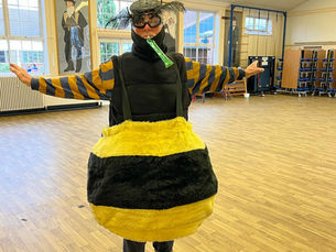 Buzzing with Knowledge